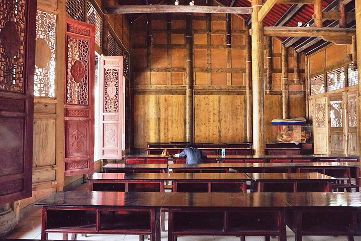 星空综合官方网站